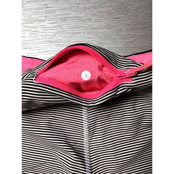 Lululemon Women’s RunDay Crop Stripe Black White Leggings Size 6 EUC - Picture 7 of 7